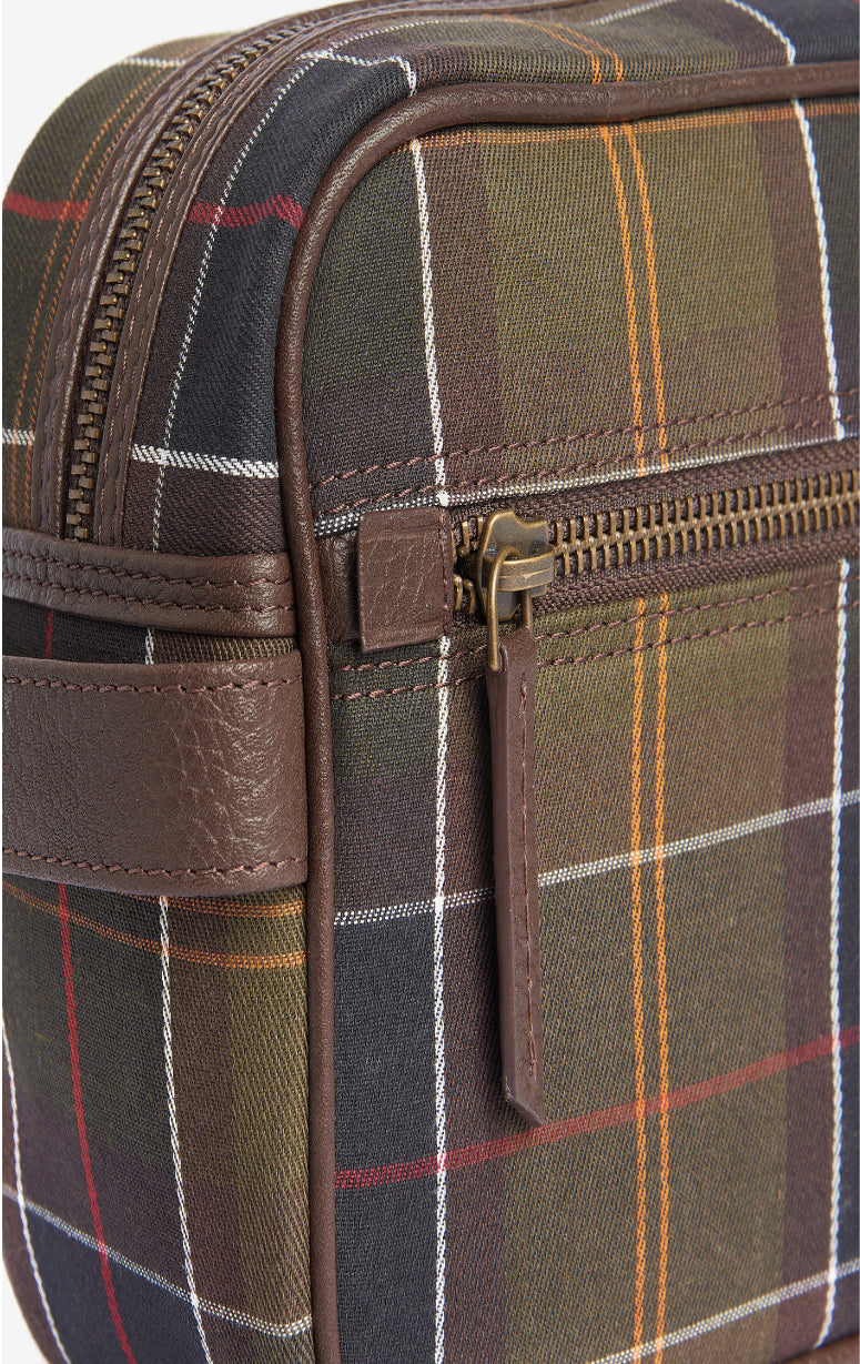 Barbour - Classic Tartan Washbag - Barrington's