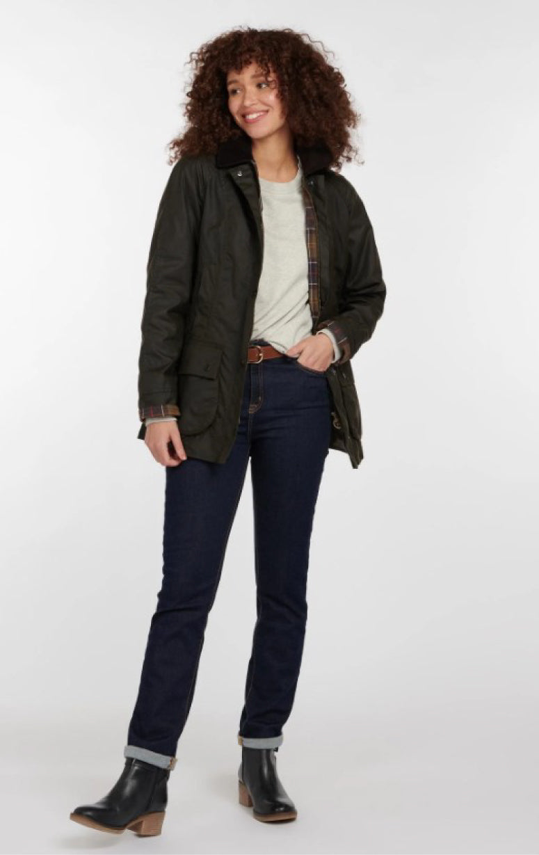 Barbour
ダークグレー ロングレインコート The Engineered Garments x Barbour Zip Parka Has Too Many Pockets