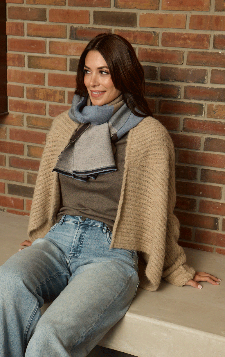 Latierra- Humo Alpaca Cardigan