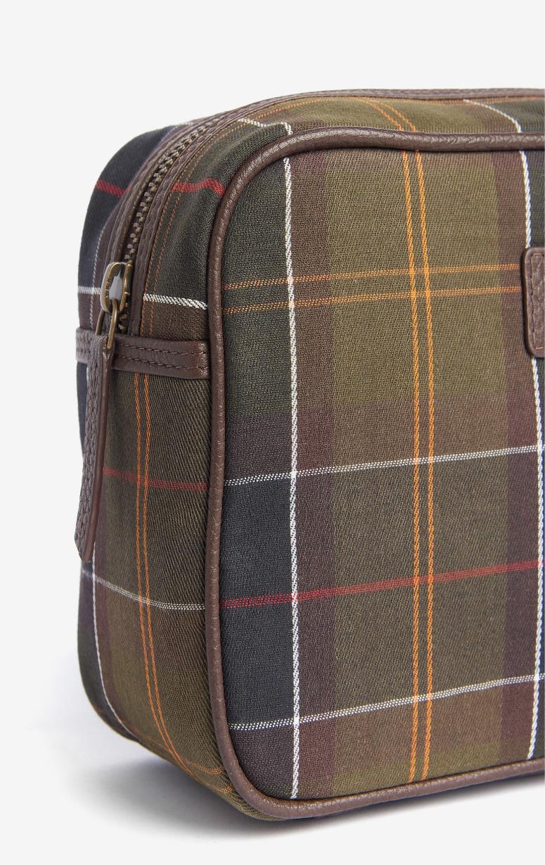 Barbour Classic Tartan Washbag