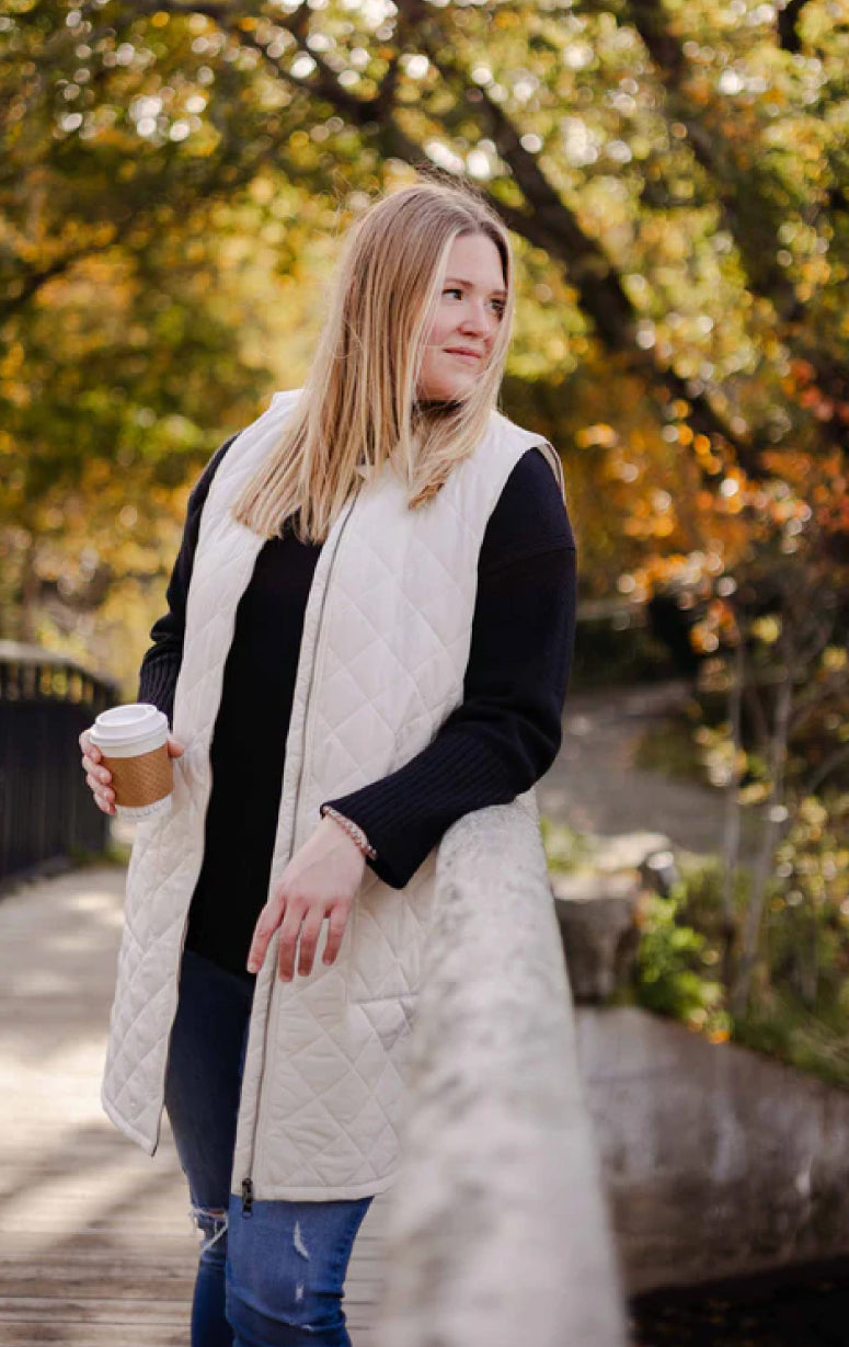 Mernini Long Liner Vest – Quilted Lightweight Vest | Barrington's