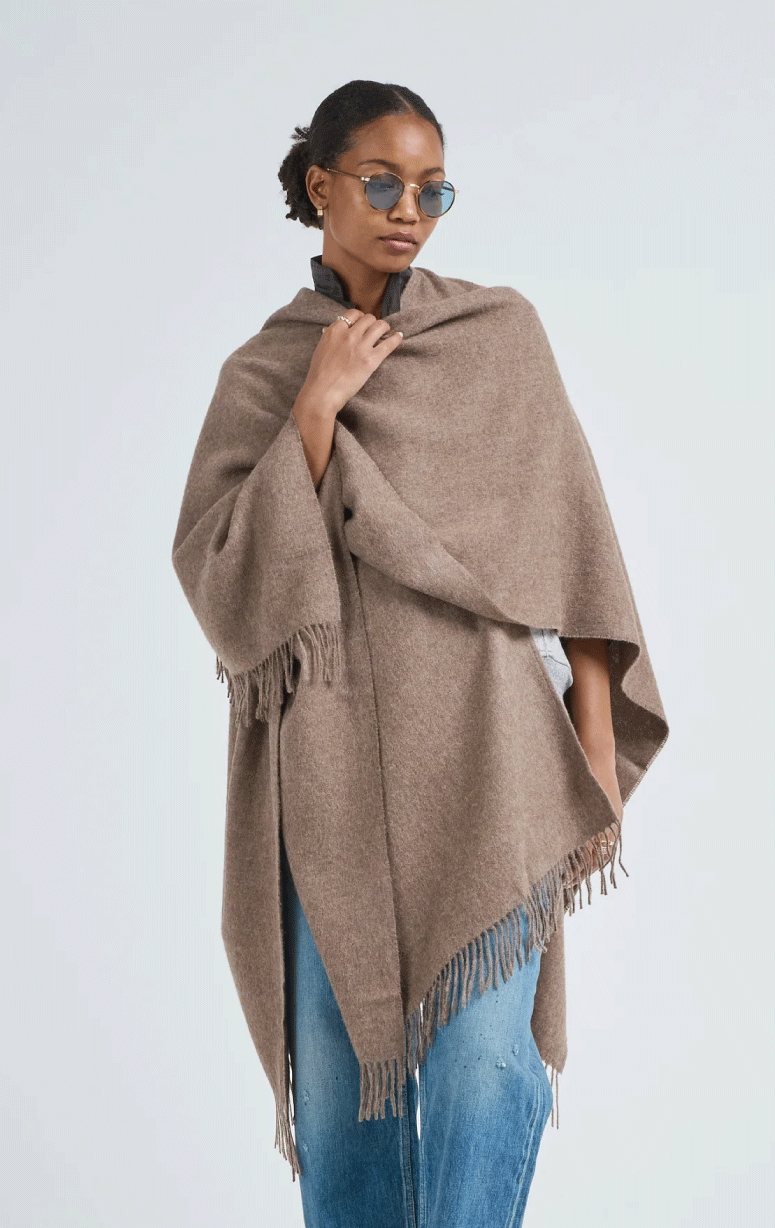 Latierra- Alpaca Cape